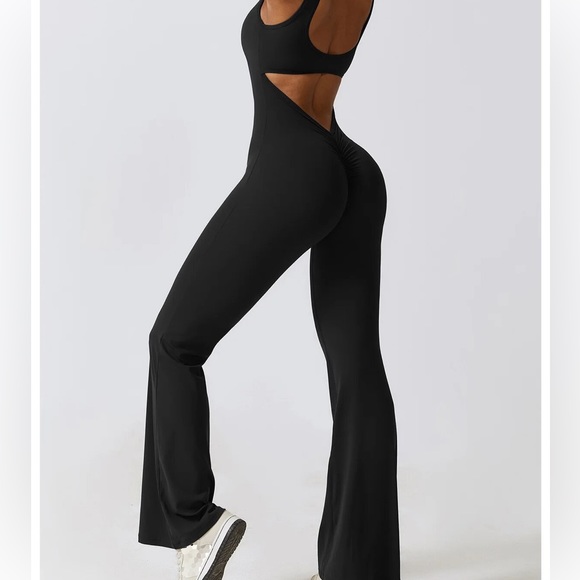 Trendy,  Backless Jumpsuit  Bodysuit with Flared Legs in Size Sm in Black - Picture 16 of 16